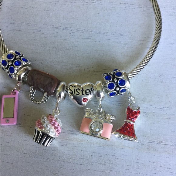 🎂Hallmark Charm Bracelet🎂 - Picture 4 of 8